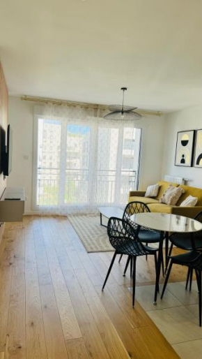 Bel appartement à 5 mn de Paris très proche Métro 13 et 14